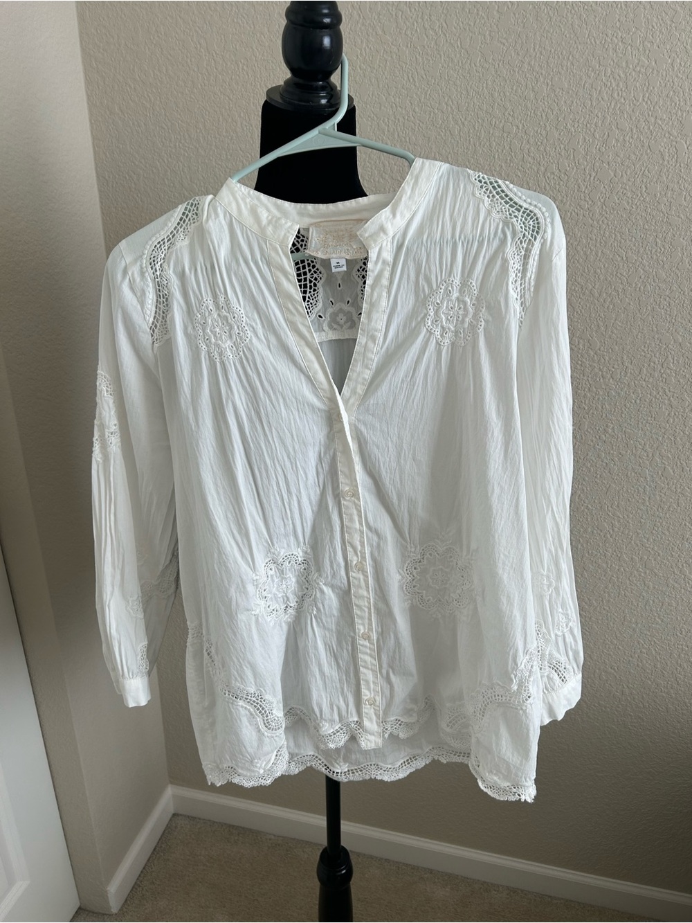 Johnny Was White Eyelet Embroidered Button-Front Blouse